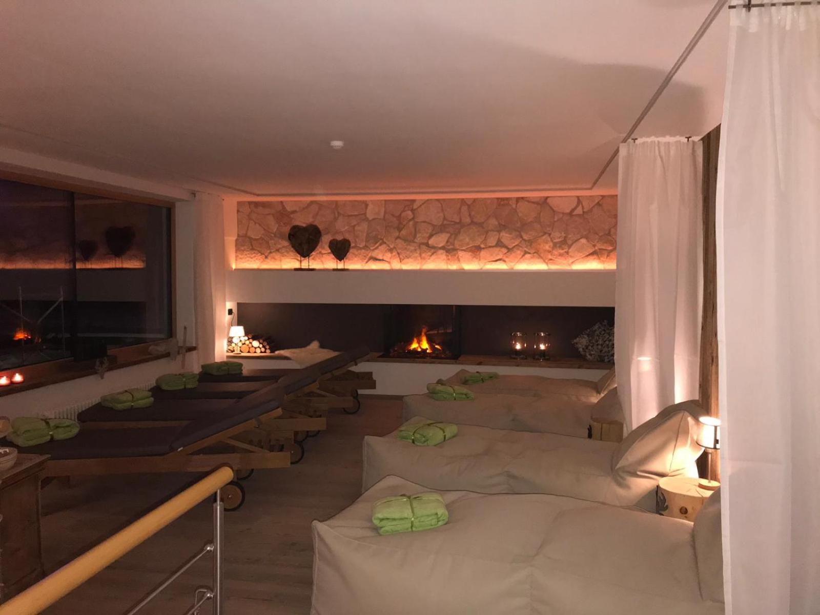 Hotel Ciasa Ai Pini San Cassiano  Extérieur photo