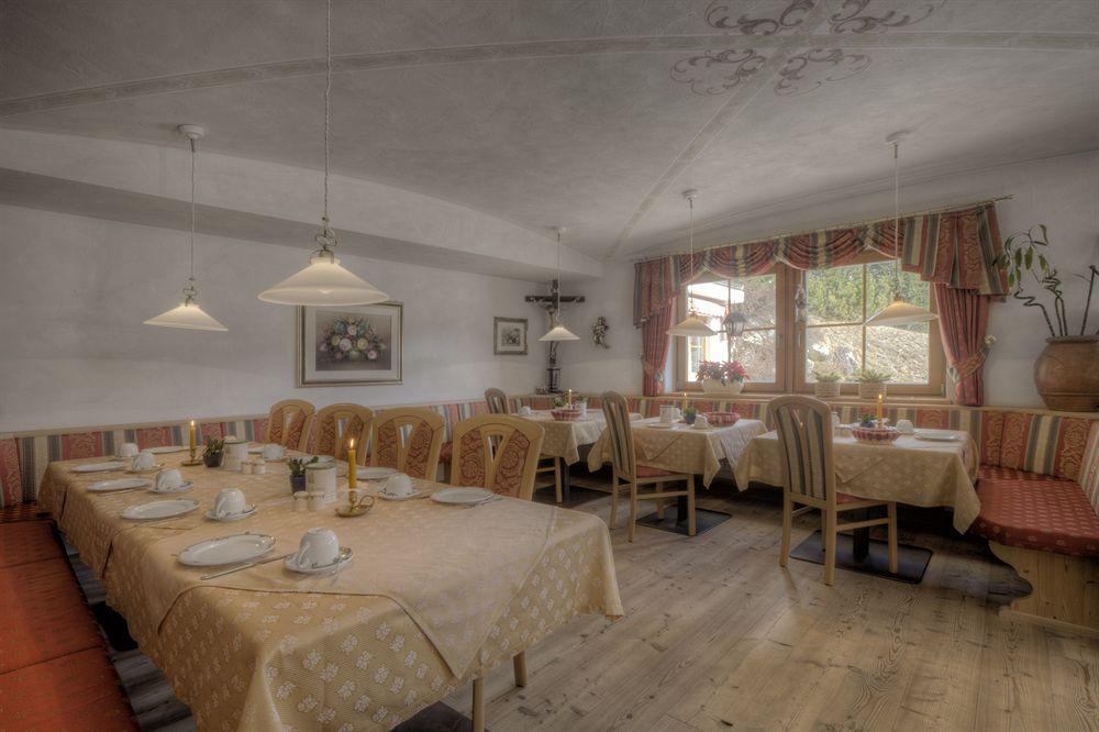Hotel Ciasa Ai Pini San Cassiano  Extérieur photo