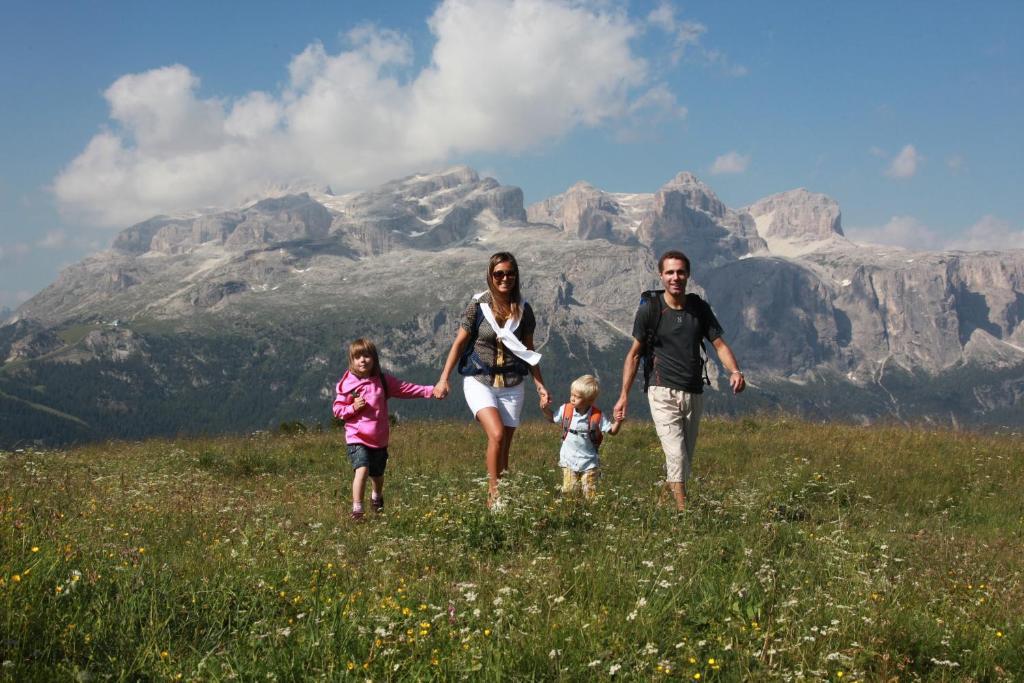 Hotel Ciasa Ai Pini San Cassiano  Extérieur photo