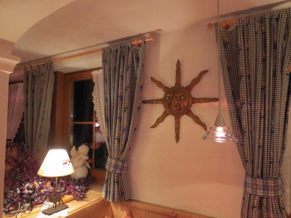 Hotel Ciasa Ai Pini San Cassiano  Extérieur photo