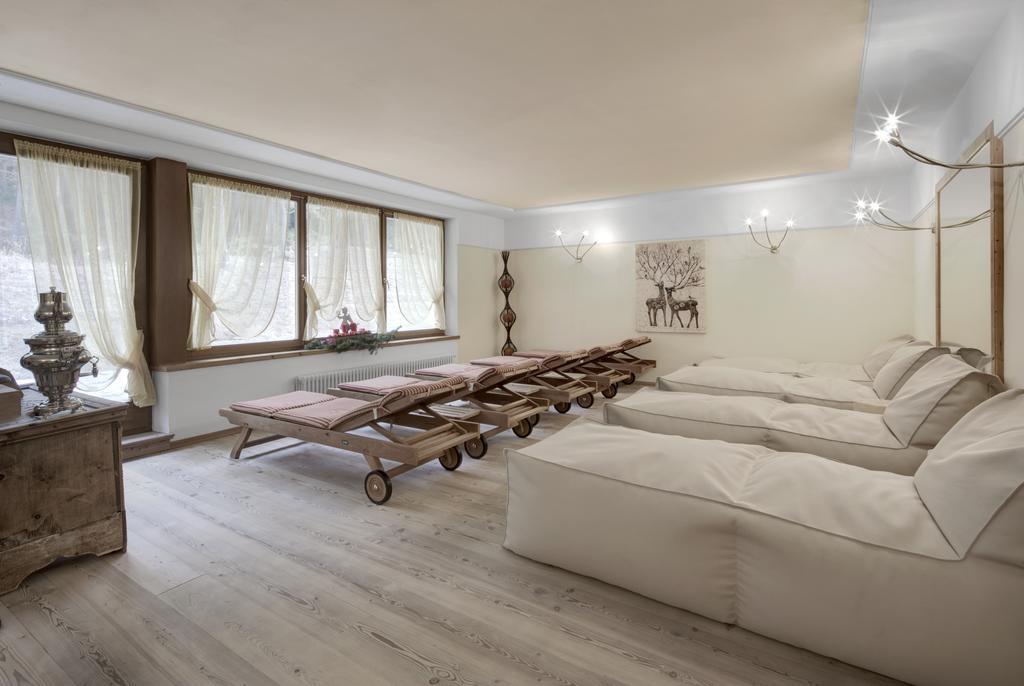 Hotel Ciasa Ai Pini San Cassiano  Extérieur photo