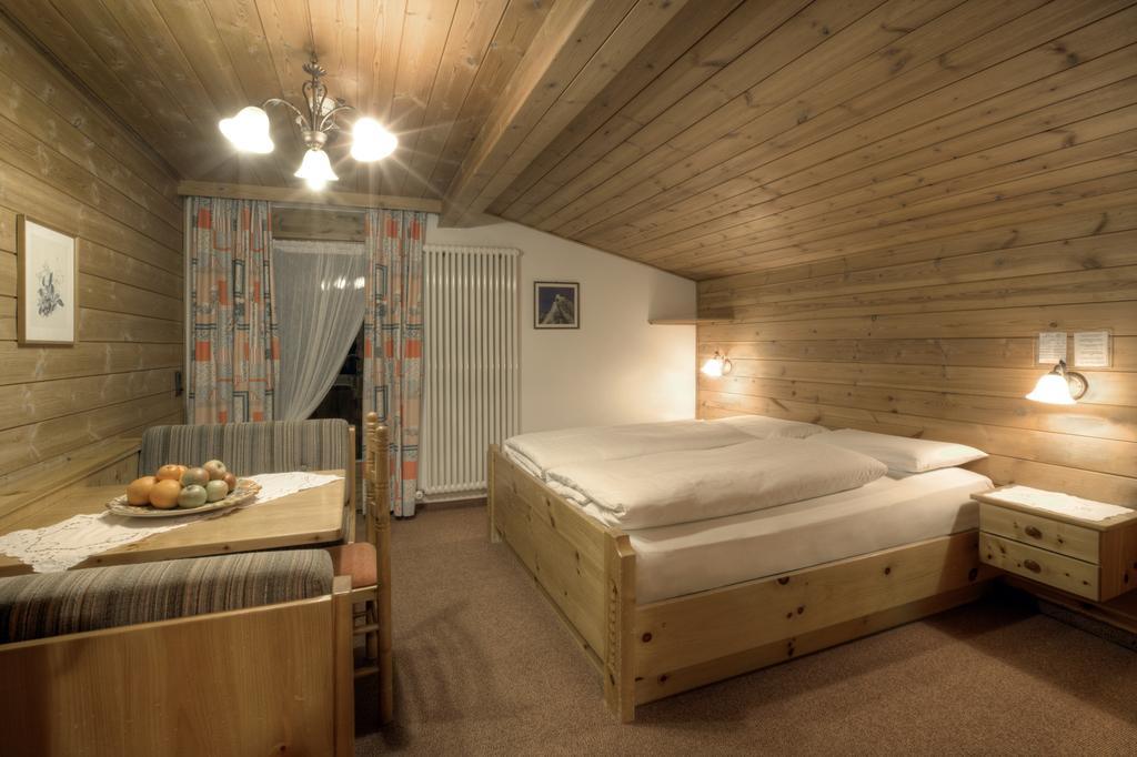 Hotel Ciasa Ai Pini San Cassiano  Chambre photo