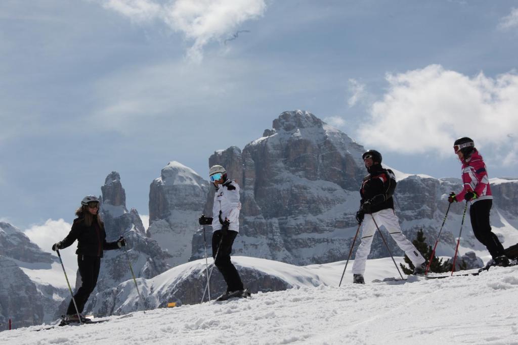 Hotel Ciasa Ai Pini San Cassiano  Extérieur photo