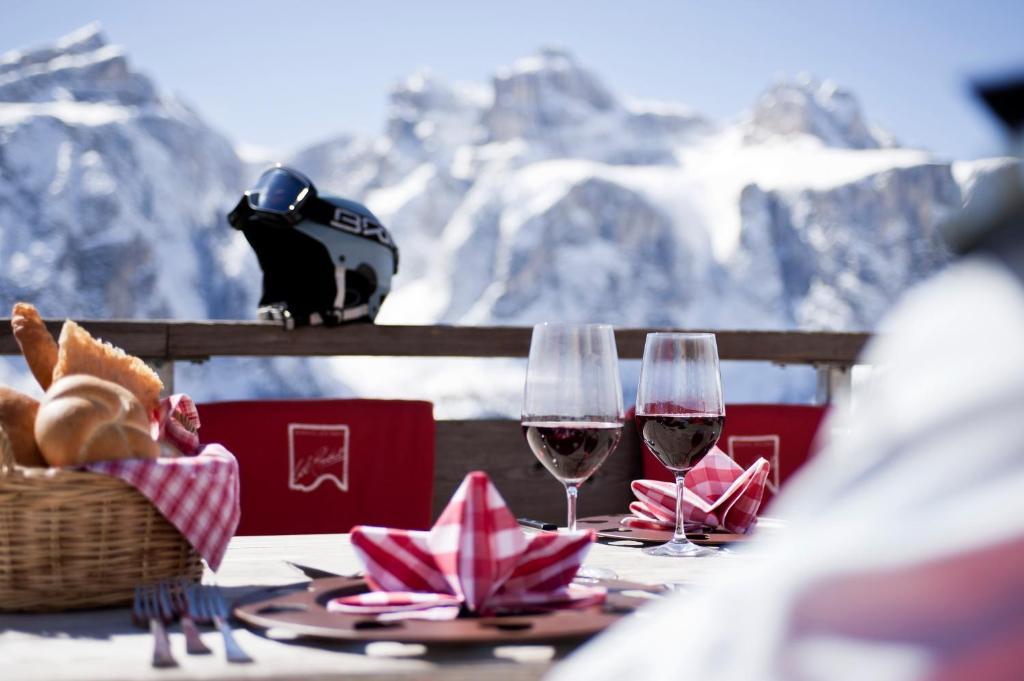 Hotel Ciasa Ai Pini San Cassiano  Extérieur photo