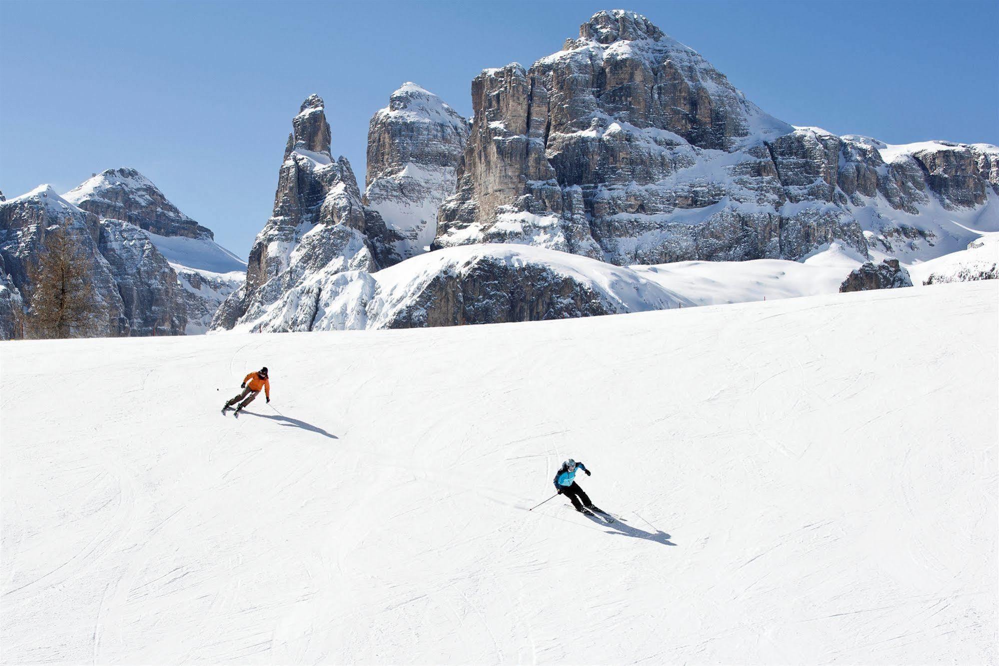 Hotel Ciasa Ai Pini San Cassiano  Extérieur photo